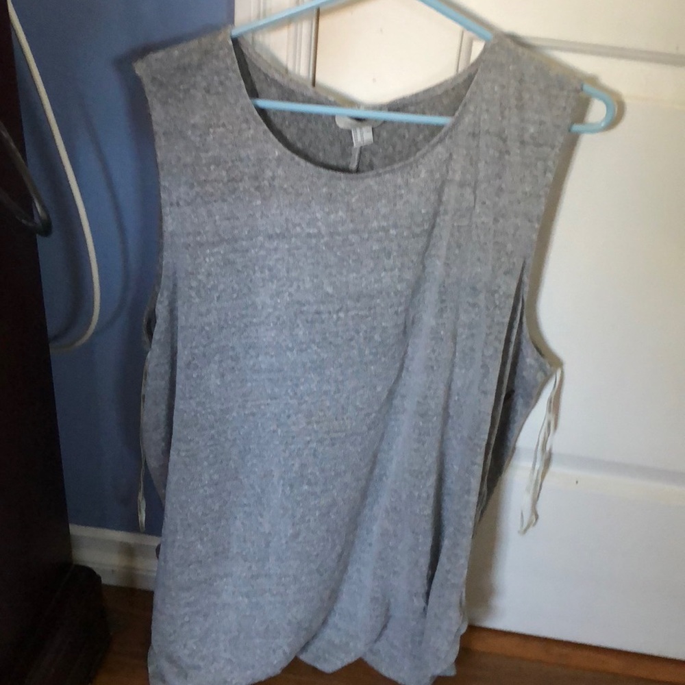 Grey tank top